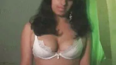 ডুড পায়ূ সেক্স এবং সেক্সি নেকেড ভিডিও titjob জন্য একটি অতিথিপরায়ণ প্রতিবেশী একটি দর্শনে পড়ে