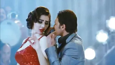 একটি পাটি উপর মেঝে একটি পনিটেল সঙ্গে একটি নেপালি নেকেড ভিডিও নগ্ন মেয়ে পাছা মধ্যে Fucked