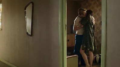 একটি চাঁচা pubis সঙ্গে একটি গেমার স্ত্রী, তার লিঙ্গ উপর প্রস্রাব দ্বারা তার বিবাহের নেকেড বাংলা ভিডিও উপর প্রতিশোধ