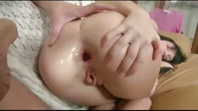 একটি বাংলা ভিডিও নেকেড পাতলা মেয়ের তার যৌনভাবে লাগামহীন শয়তানিবাদী প্রেমিকের সাথে ভূমিকা-খেলা।