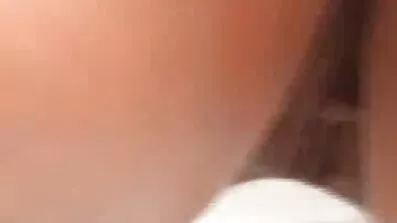 একটি ছোট চুল কাটা সহ একটি স্বর্ণকেশী একটি ভাল ম্যাসেজ এবং এমনকি সেক্সি নেকেড ভিডিও ক্যান্সারের কাছে আত্মসমর্পণের জন্য প্রস্তুত।