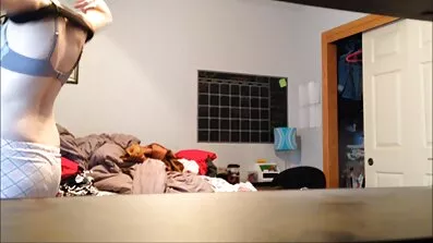 তার শরীরে ট্যাটু করা একজন চিয়ারলিডার তার নিজের পায়ু প্রসারিত বাংলাদেশি নেকেড ভিডিও করার সমস্যা নিয়ে ব্যস্ত।
