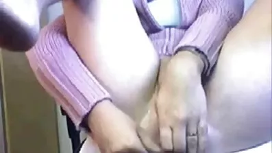 ছেলেটি নিজেই জানে না যে সে কোথায় পাতলা স্বর্ণকেশী চায় - নেকেড বাংলা ভিডিও তার খুব ভেজা ভগ বা পায়ুতে